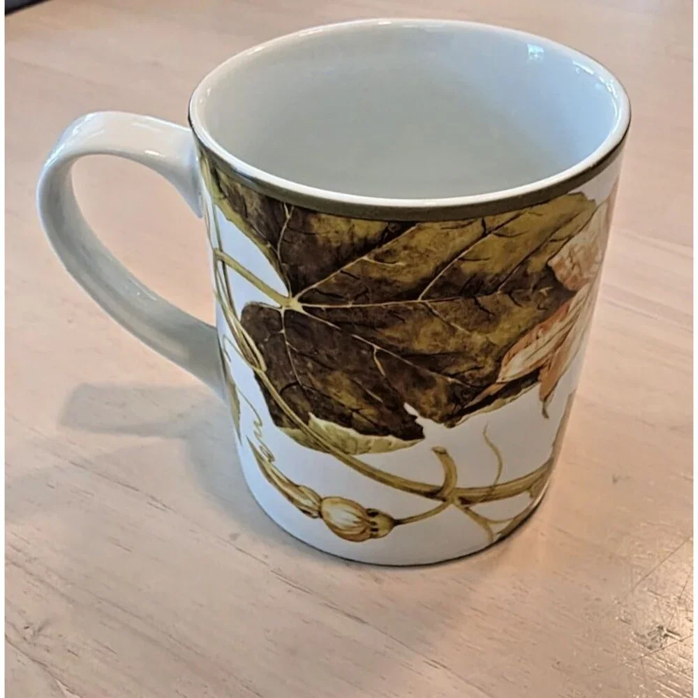 WILLIAMS-SONOMA LARGE COFFEE MUG SQUASH/ FLOWER MOTIF 4”